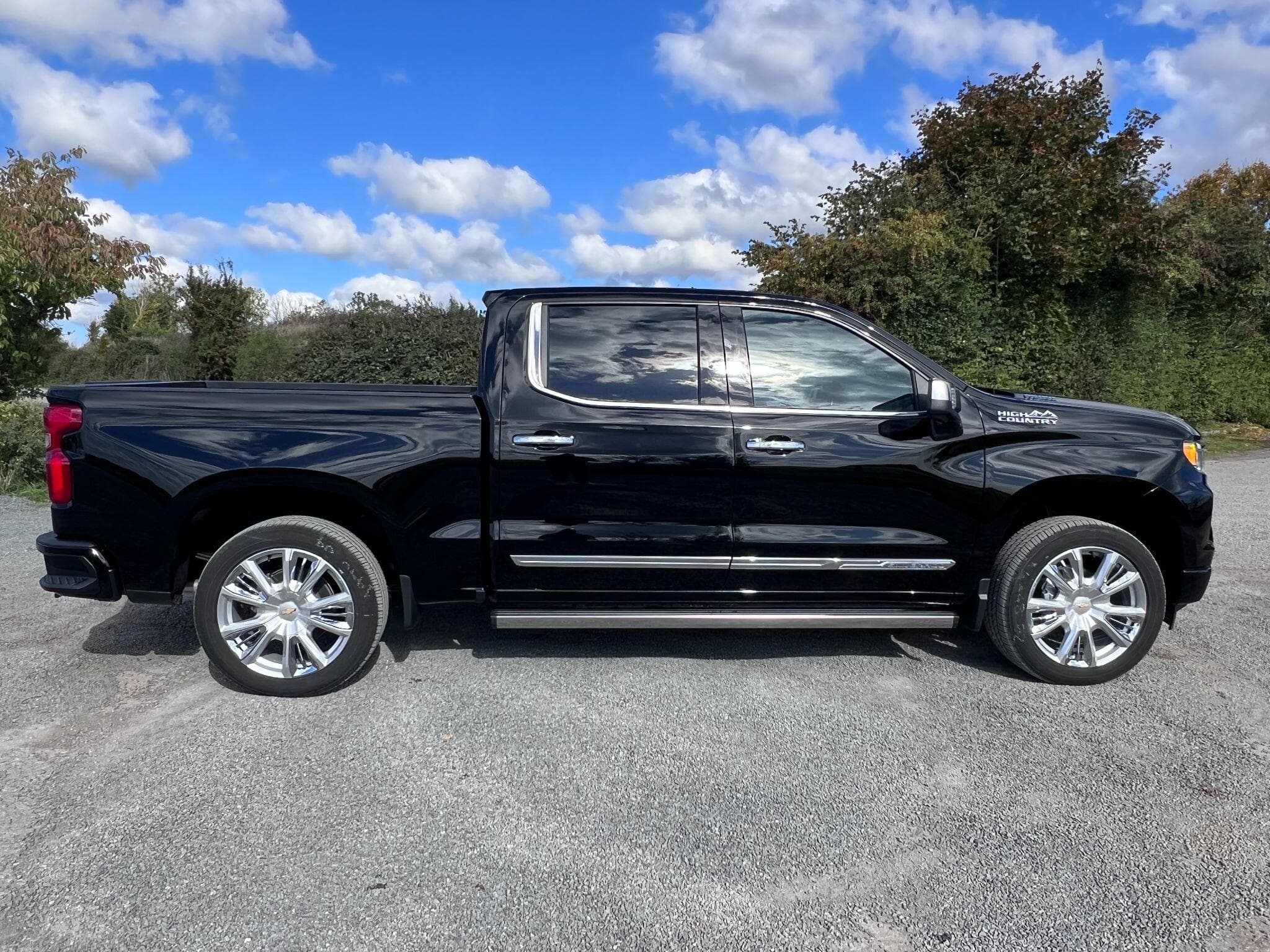 Chevrolet Silverado - Image 3