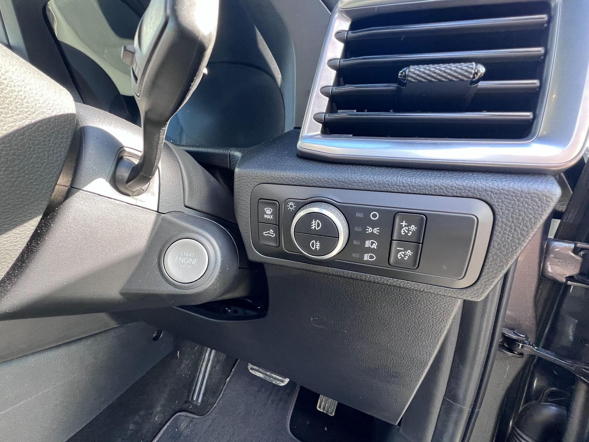 Volkswagen Amarok - Image 15