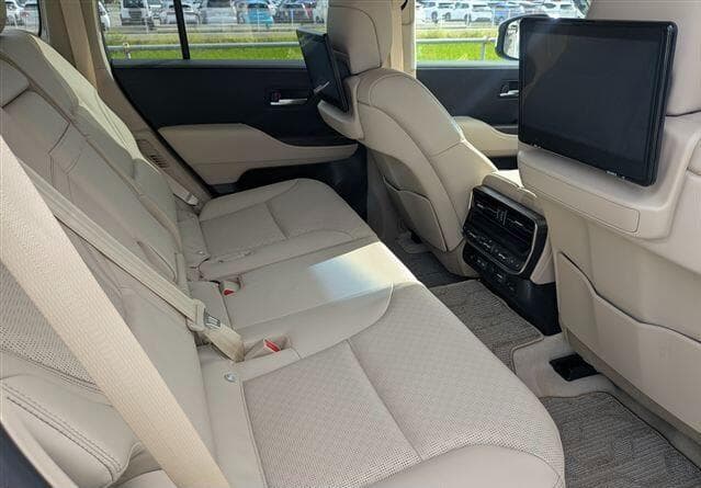 Toyota Land Cruiser - Image 27