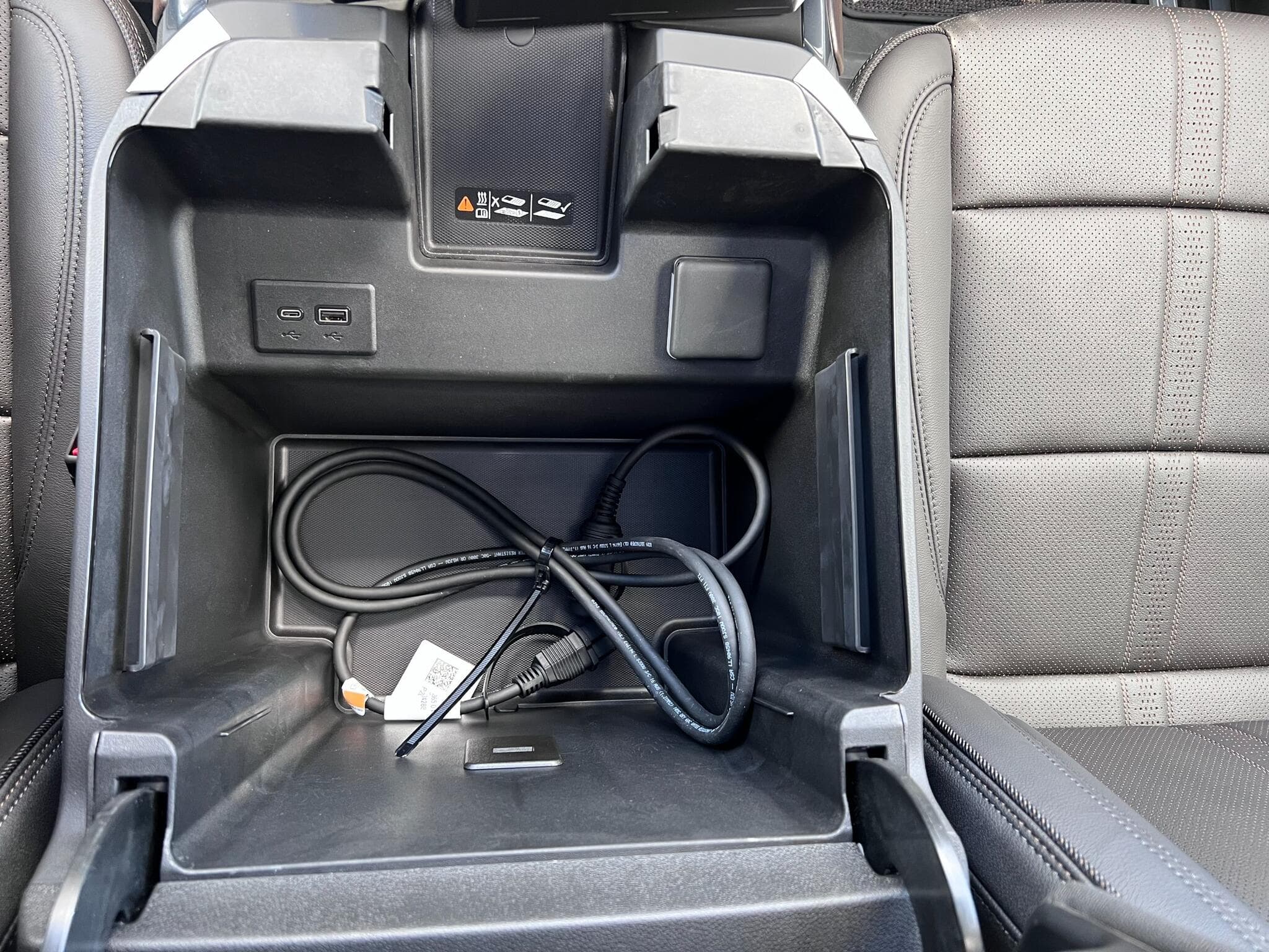 Chevrolet Silverado - Image 20