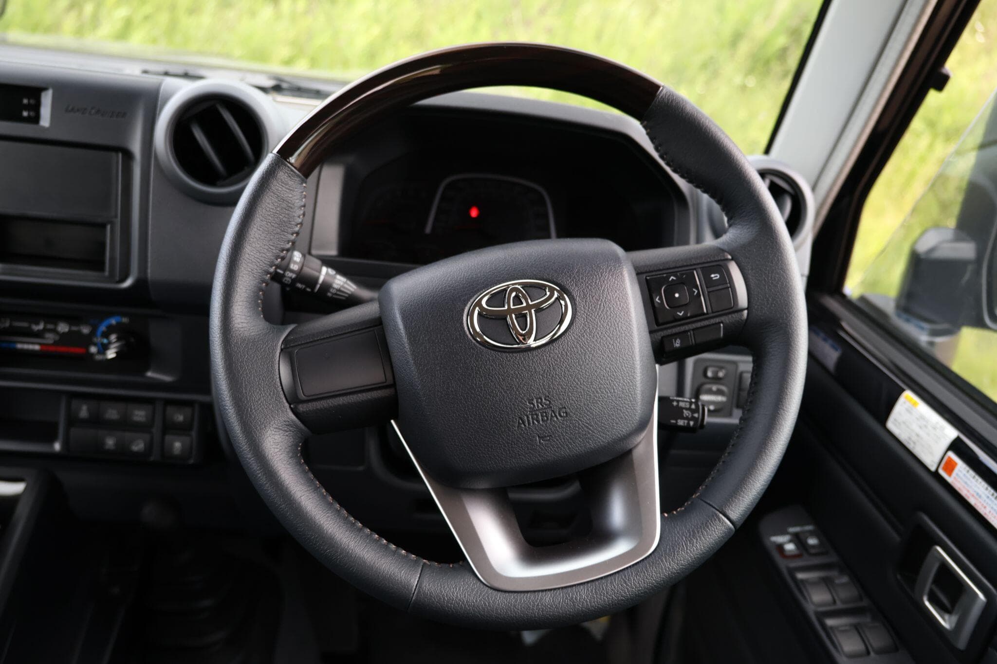 Toyota Land Cruiser - Image 64