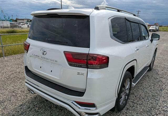 Toyota Land Cruiser - Image 5