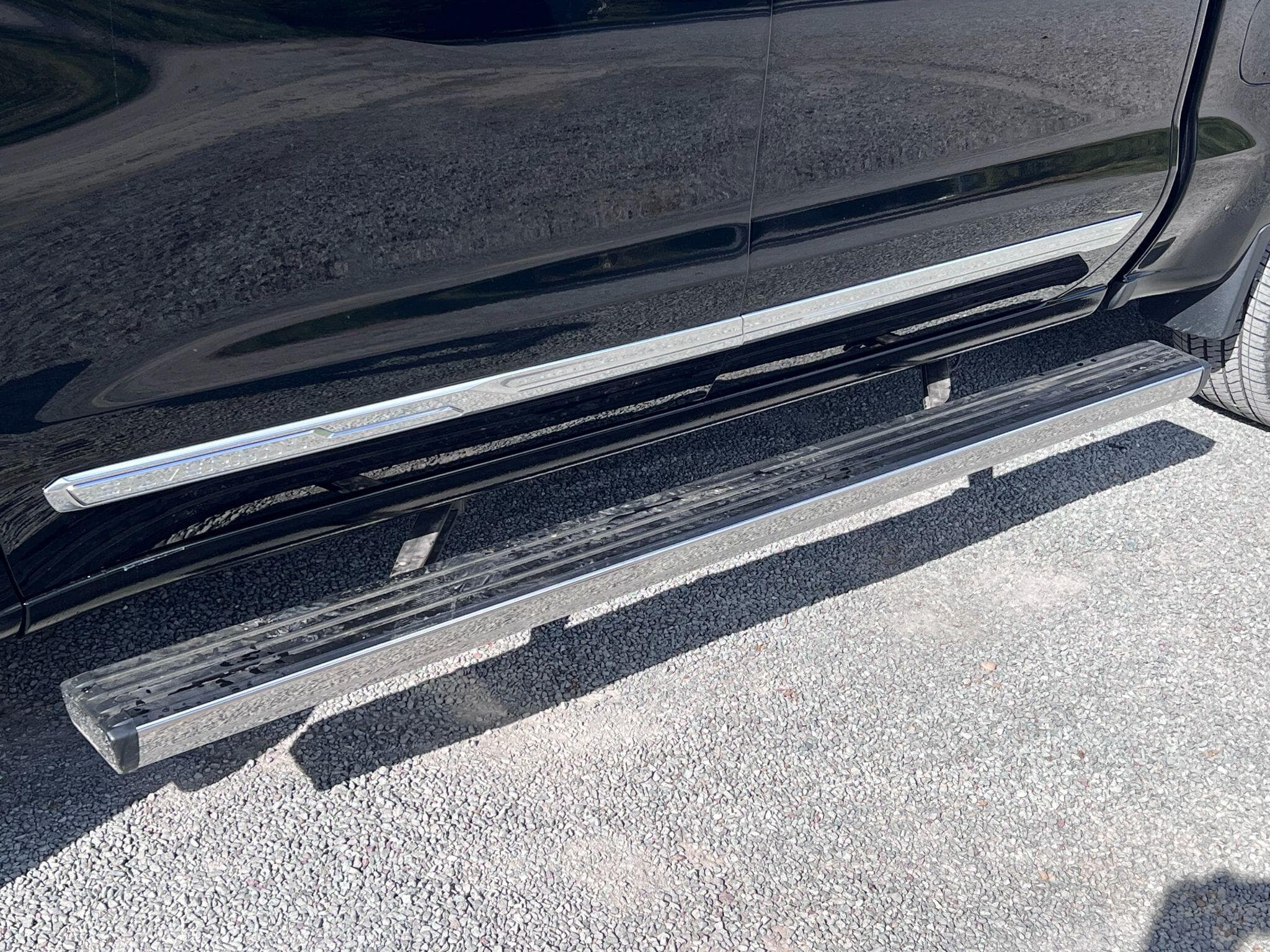 Chevrolet Silverado - Image 33