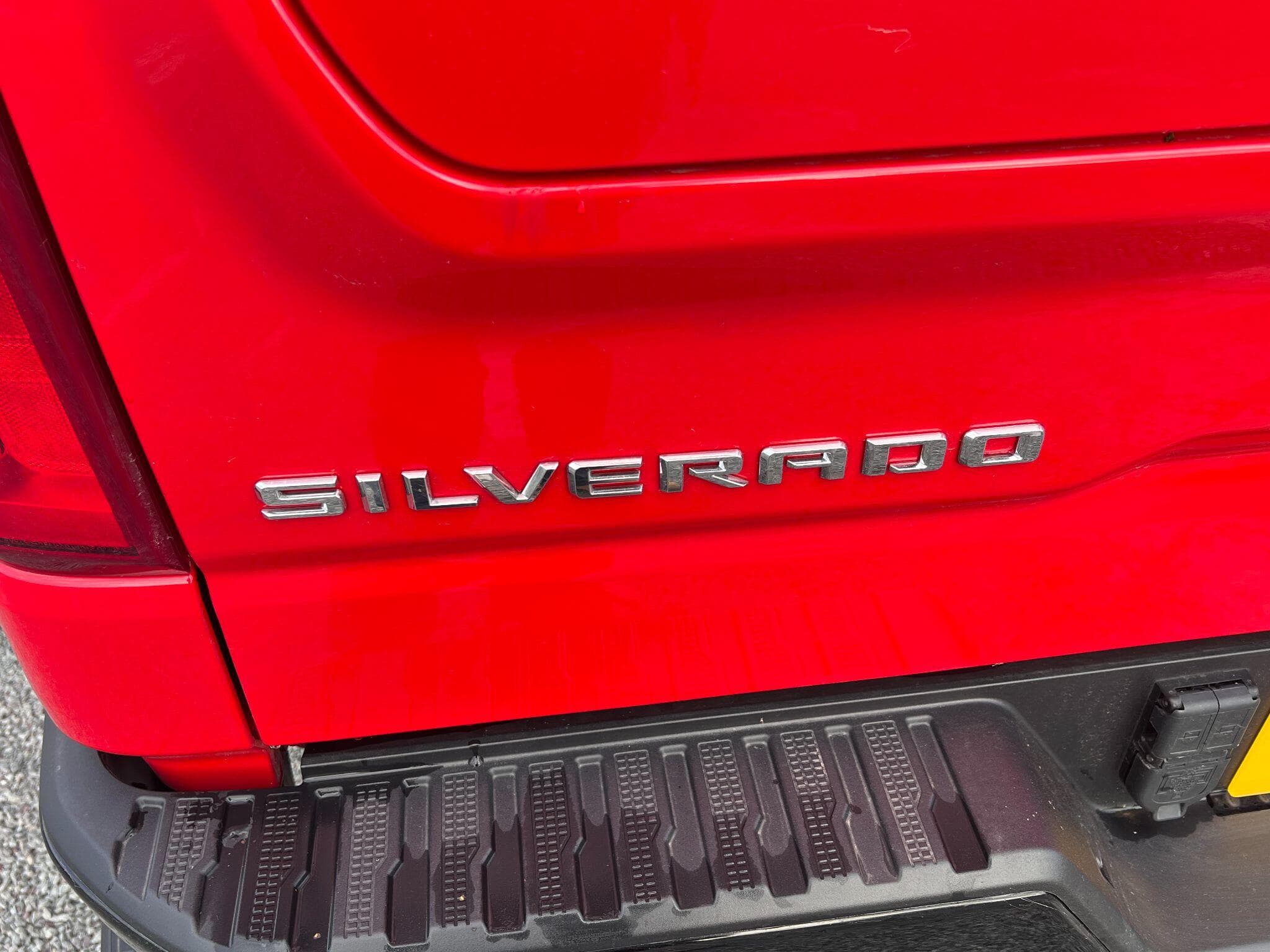 Chevrolet Silverado - Image 36