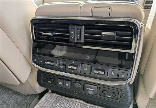 Toyota Land Cruiser - Image 28