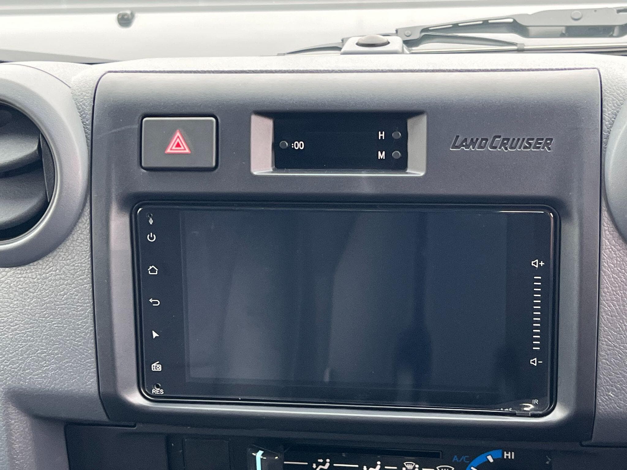 Toyota Land Cruiser - Image 26