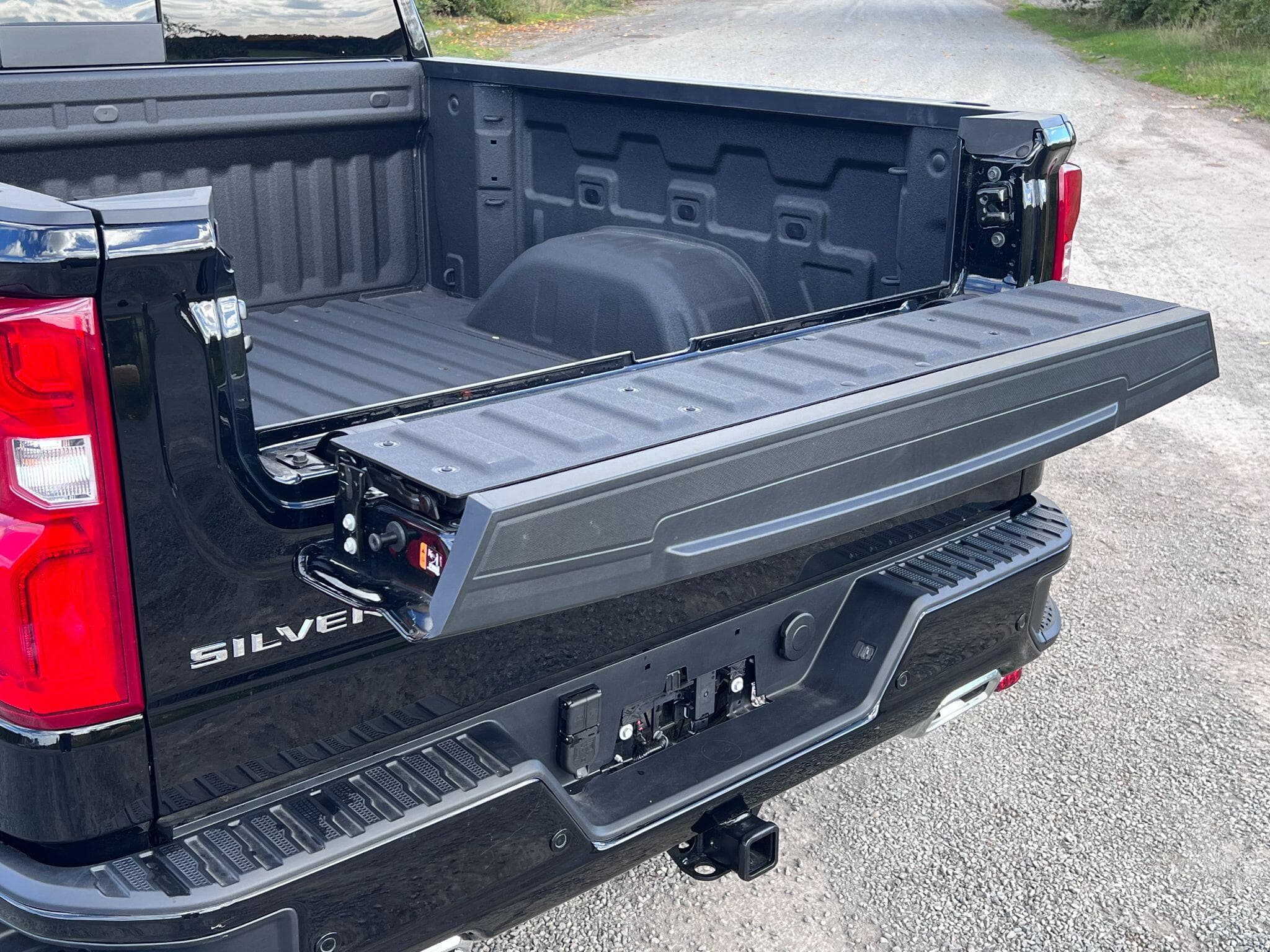 Chevrolet Silverado - Image 39