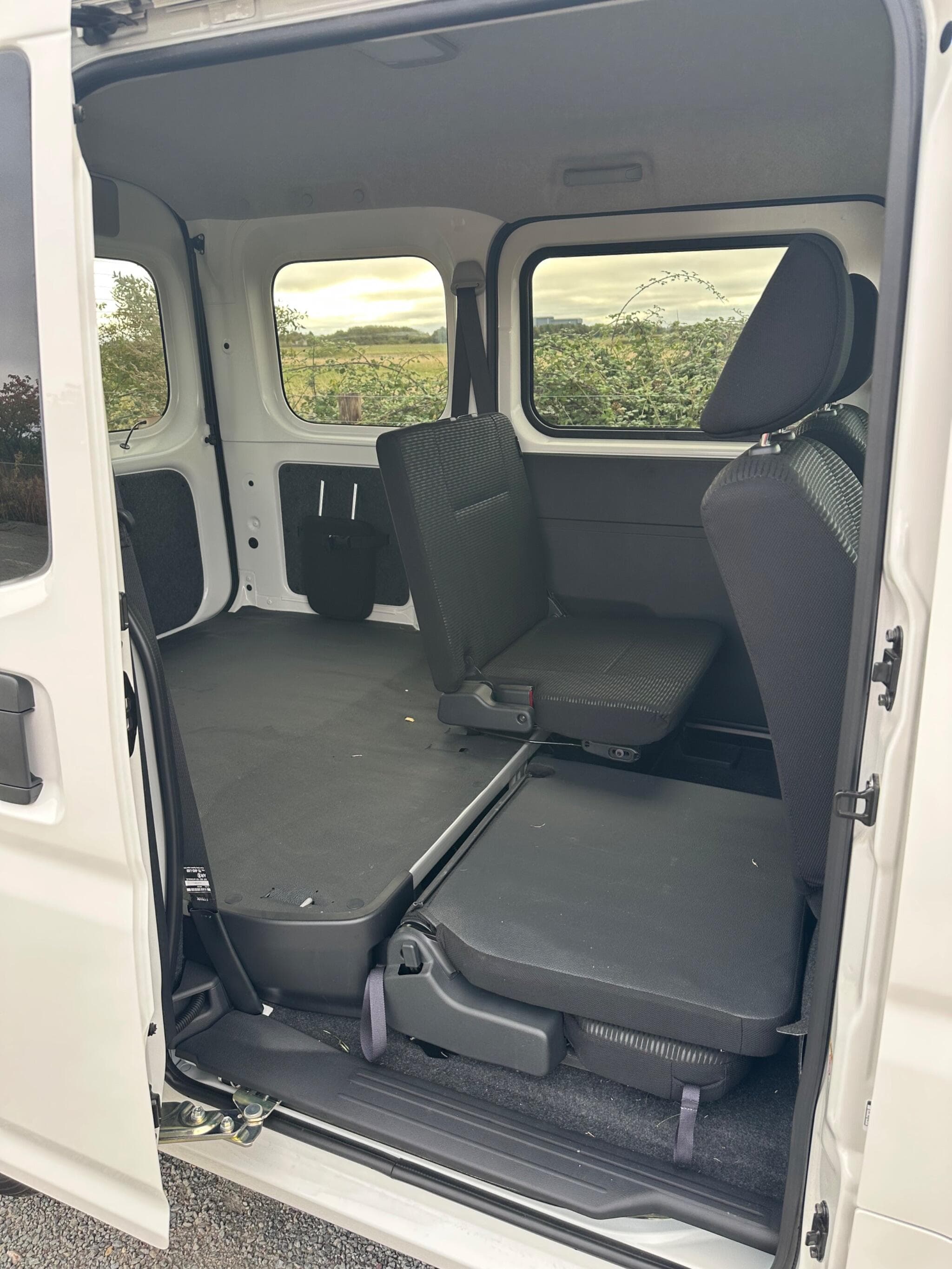 Daihatsu Hijet - Image 13