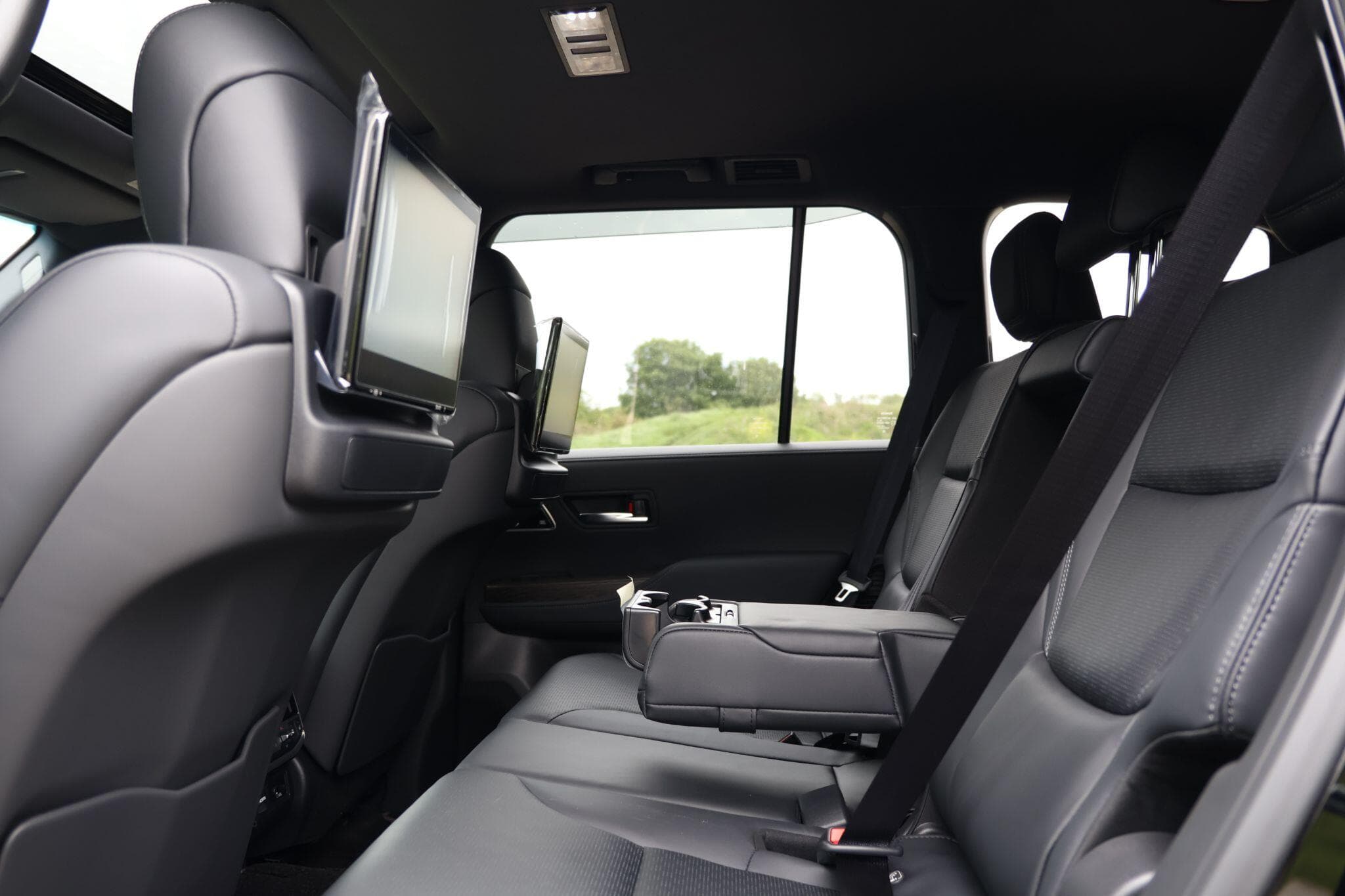 Toyota Land Cruiser - Image 47