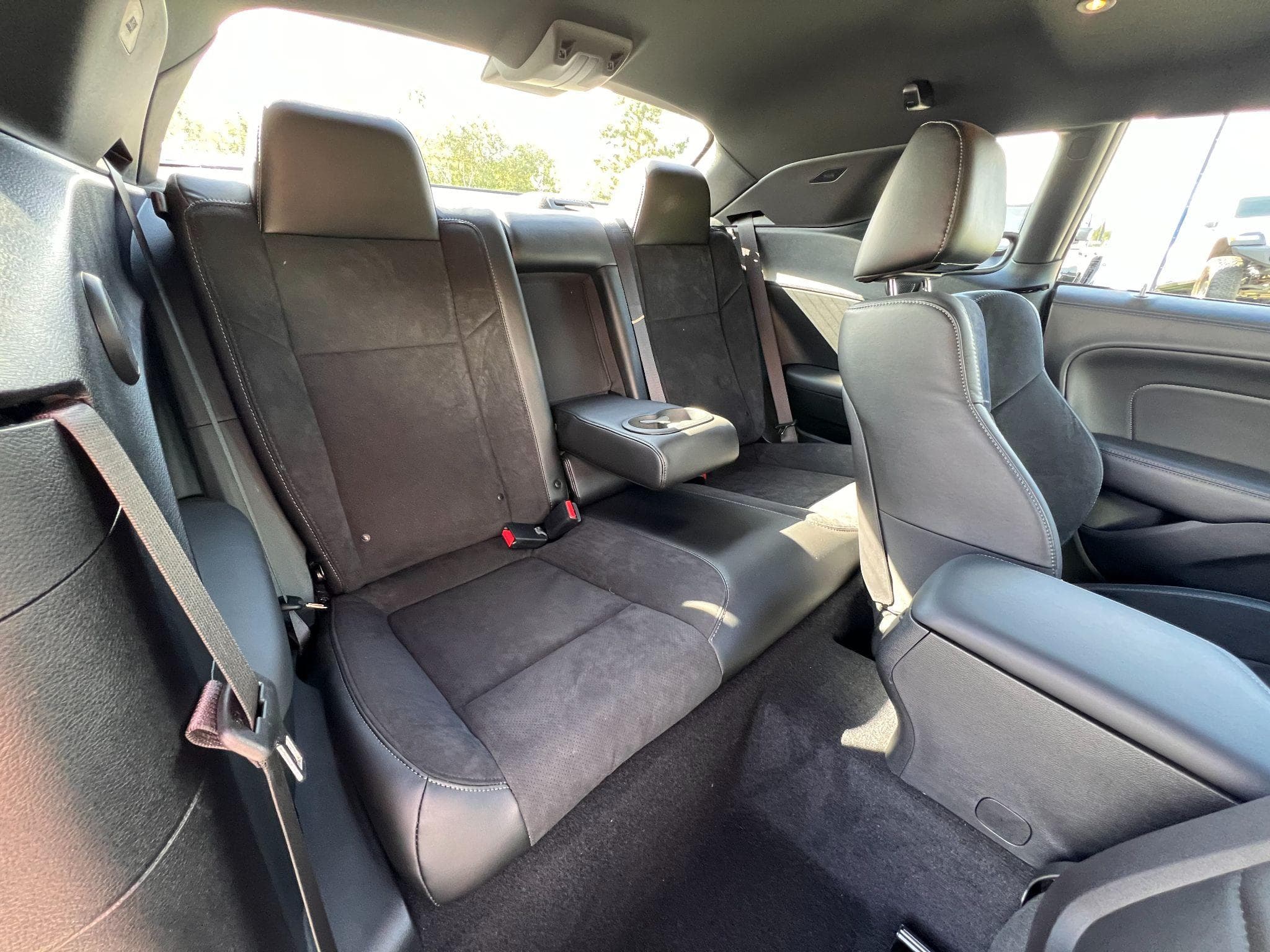 Dodge Challenger - Image 11