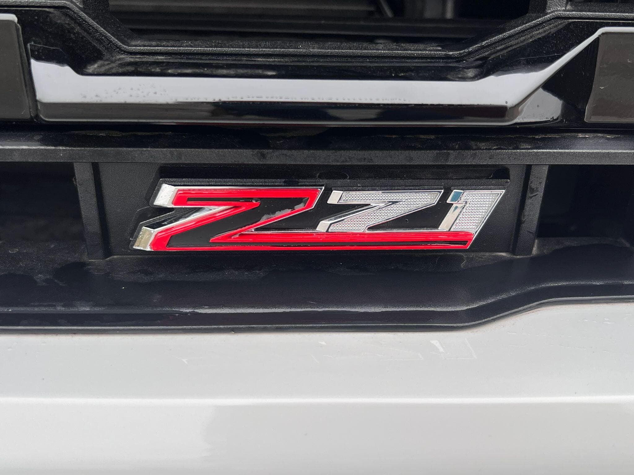 Chevrolet Silverado - Image 29