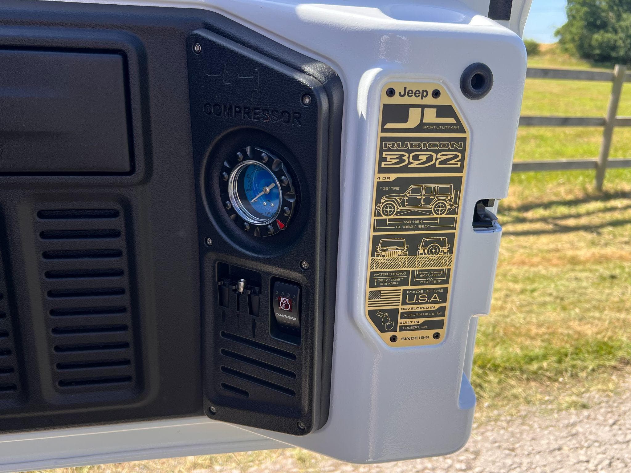 Jeep Wrangler - Image 28