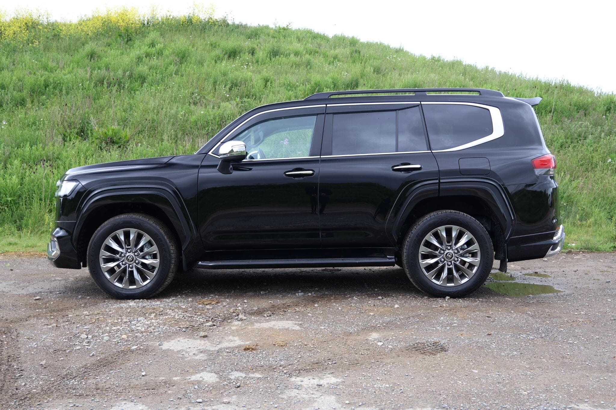 Toyota Land Cruiser - Image 3