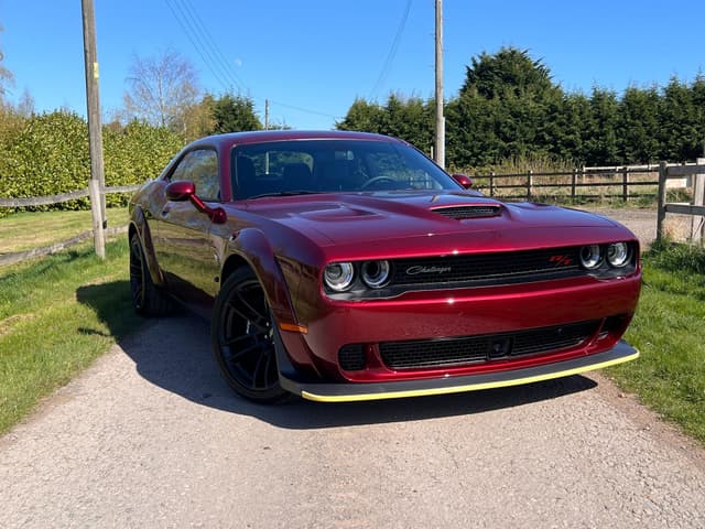 Dodge Challenger - Thumbnail 2