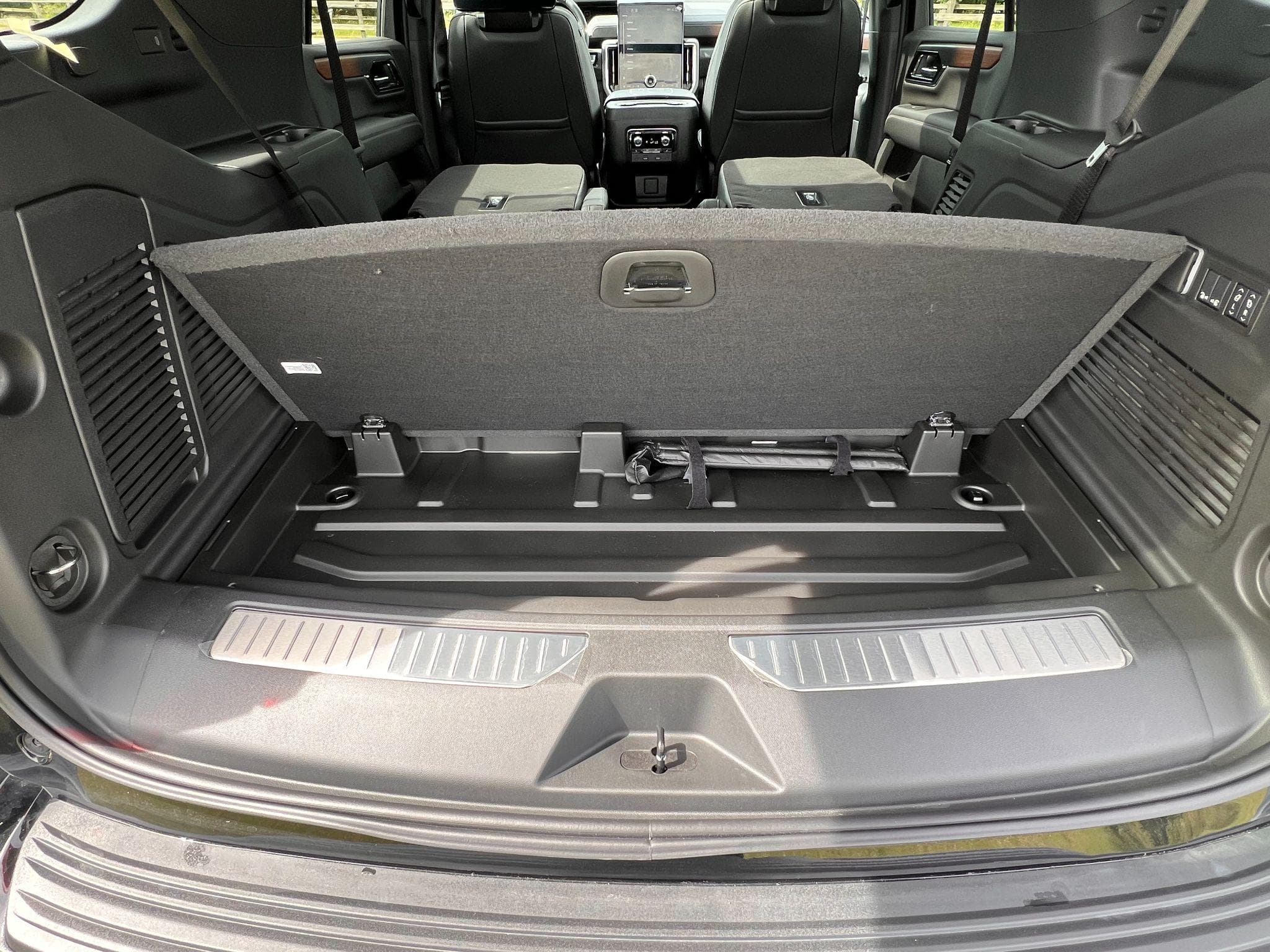 GMC Yukon - Image 26