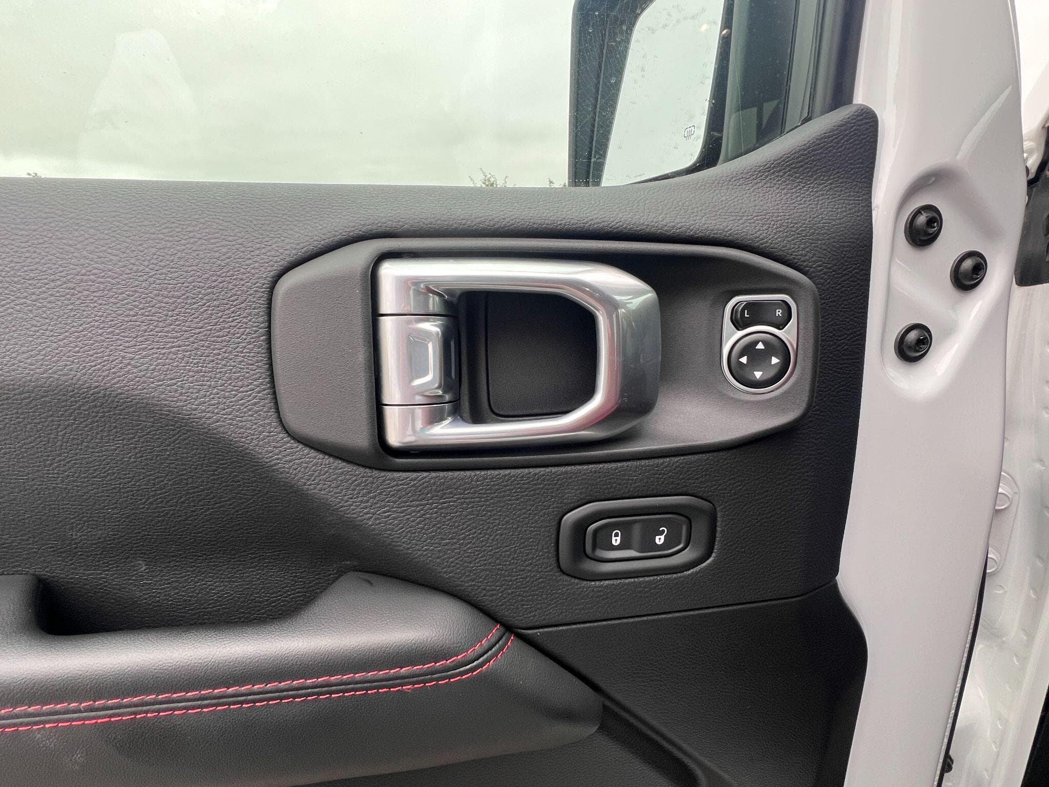 Jeep Wrangler - Image 11