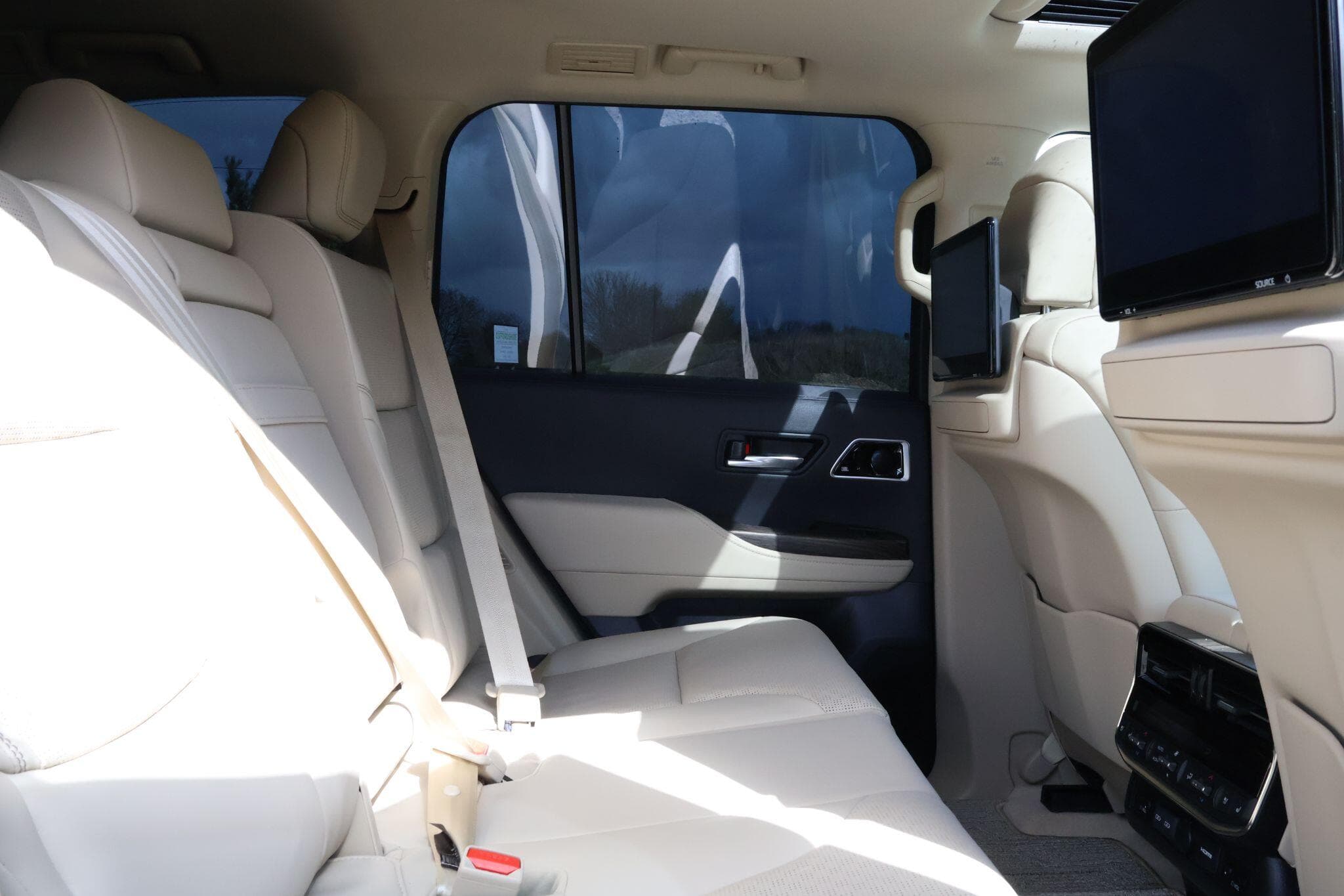 Toyota Land Cruiser - Image 16