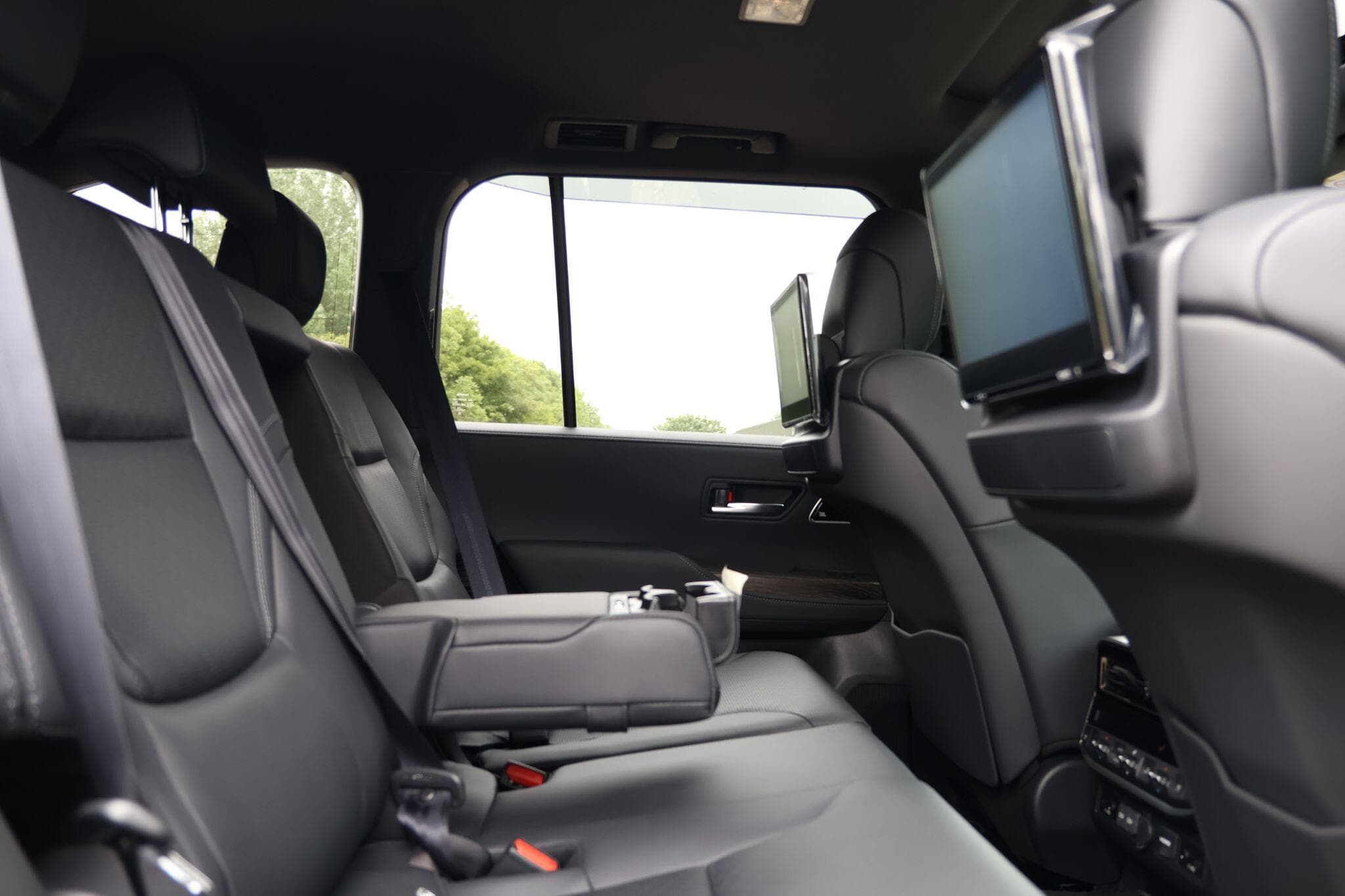 Toyota Land Cruiser - Image 35