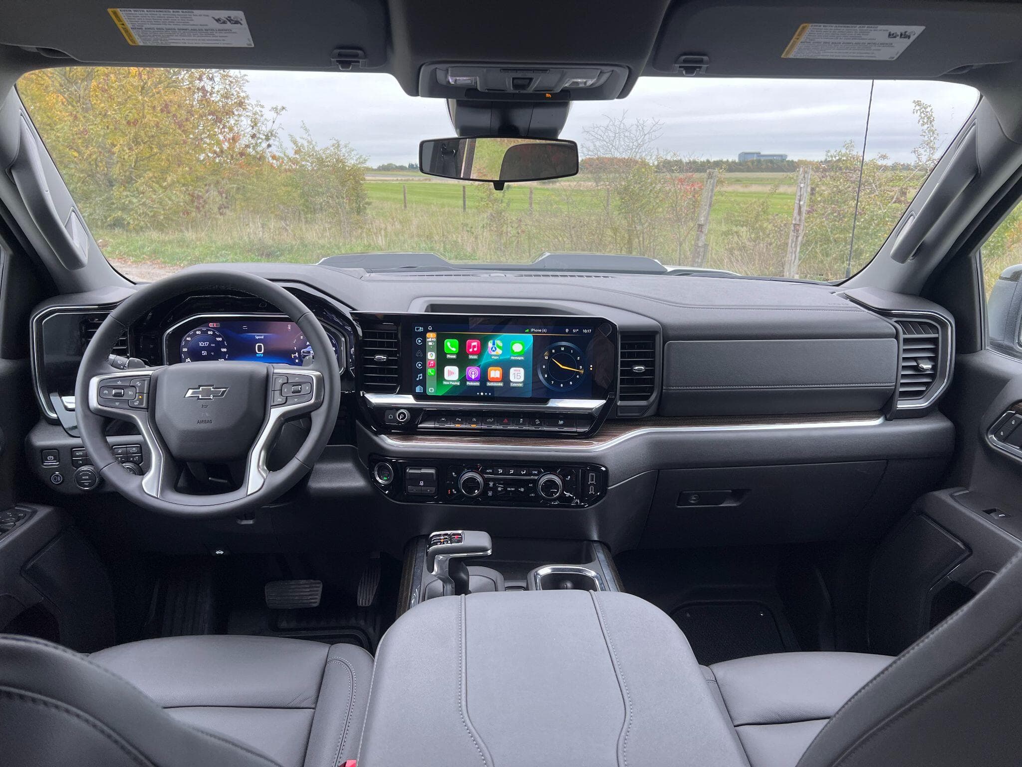 Chevrolet Silverado - Image 12