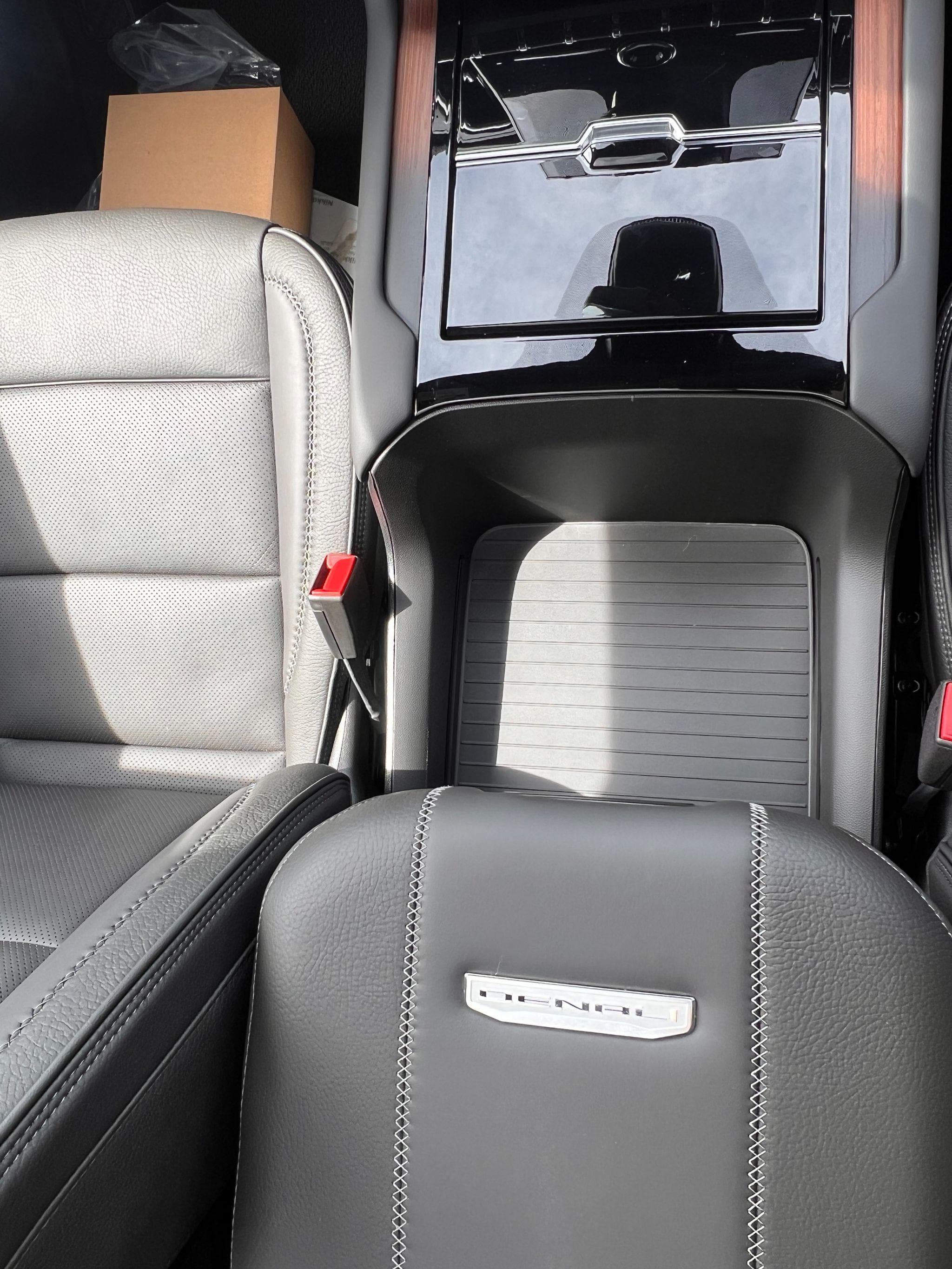 GMC Yukon - Image 38