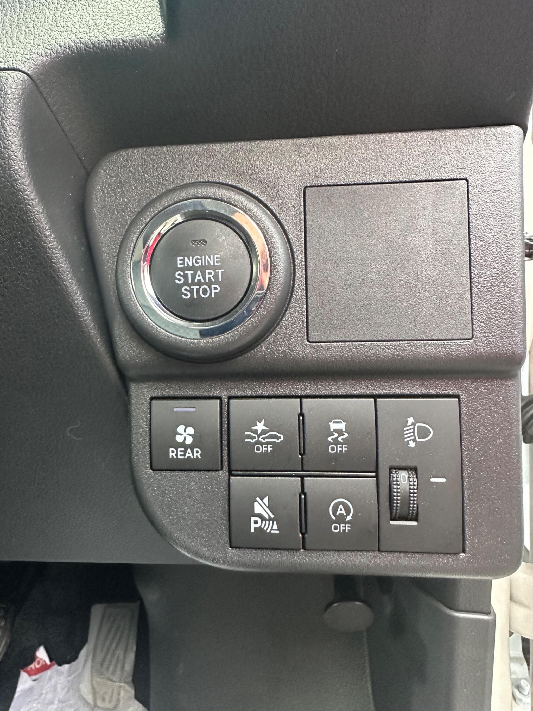 Daihatsu Hijet - Image 8