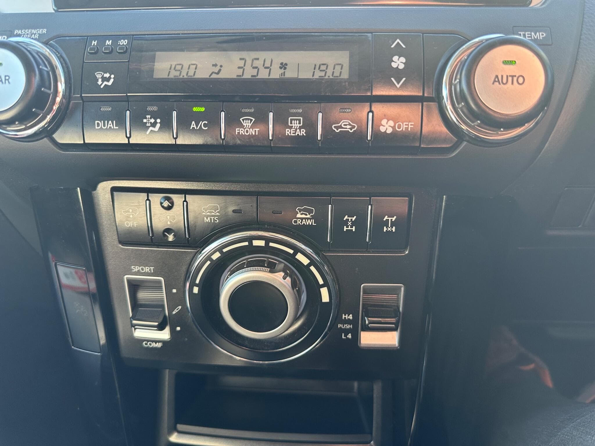 Toyota Land Cruiser - Image 11