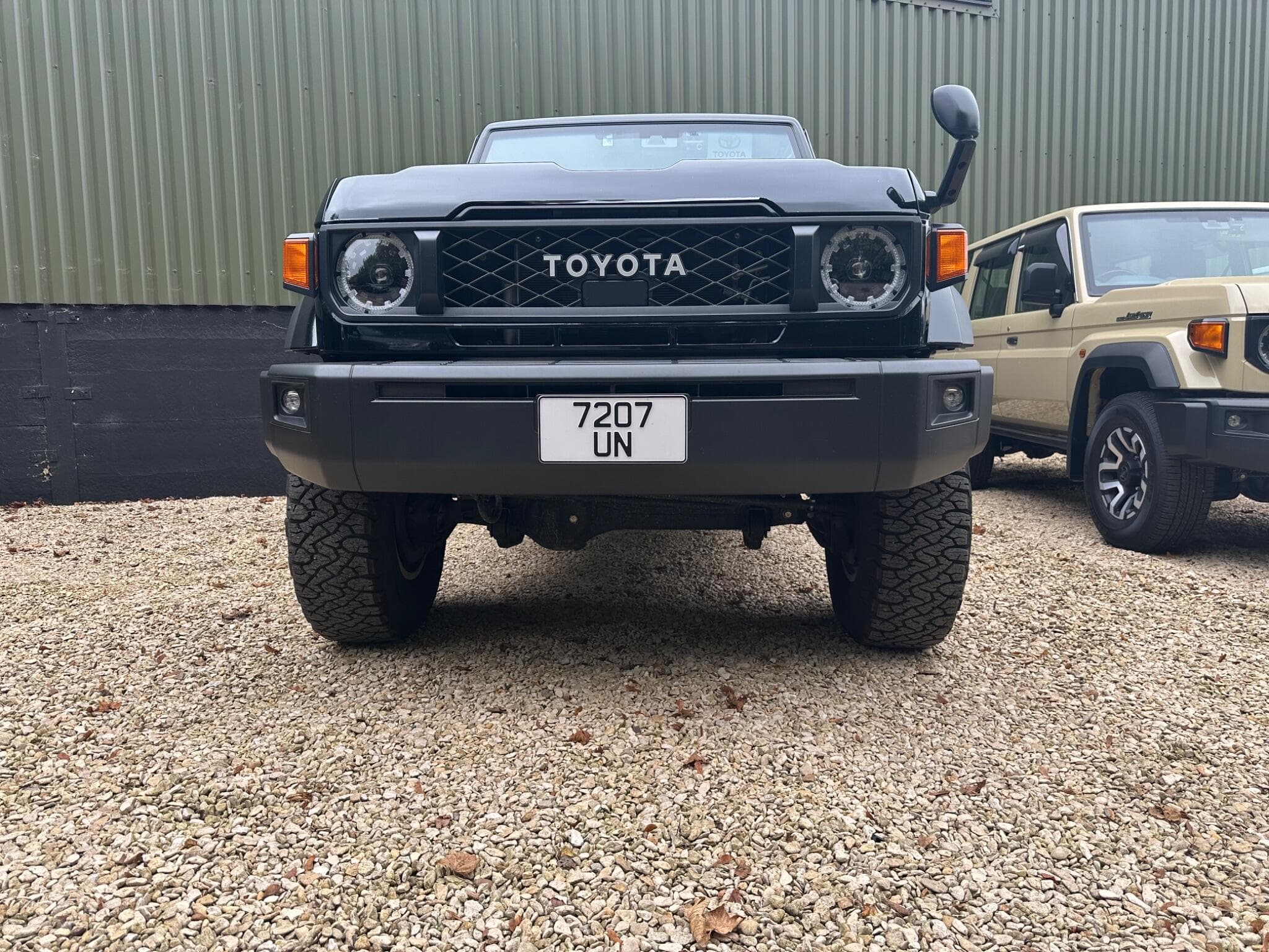 Toyota Land Cruiser - Image 12