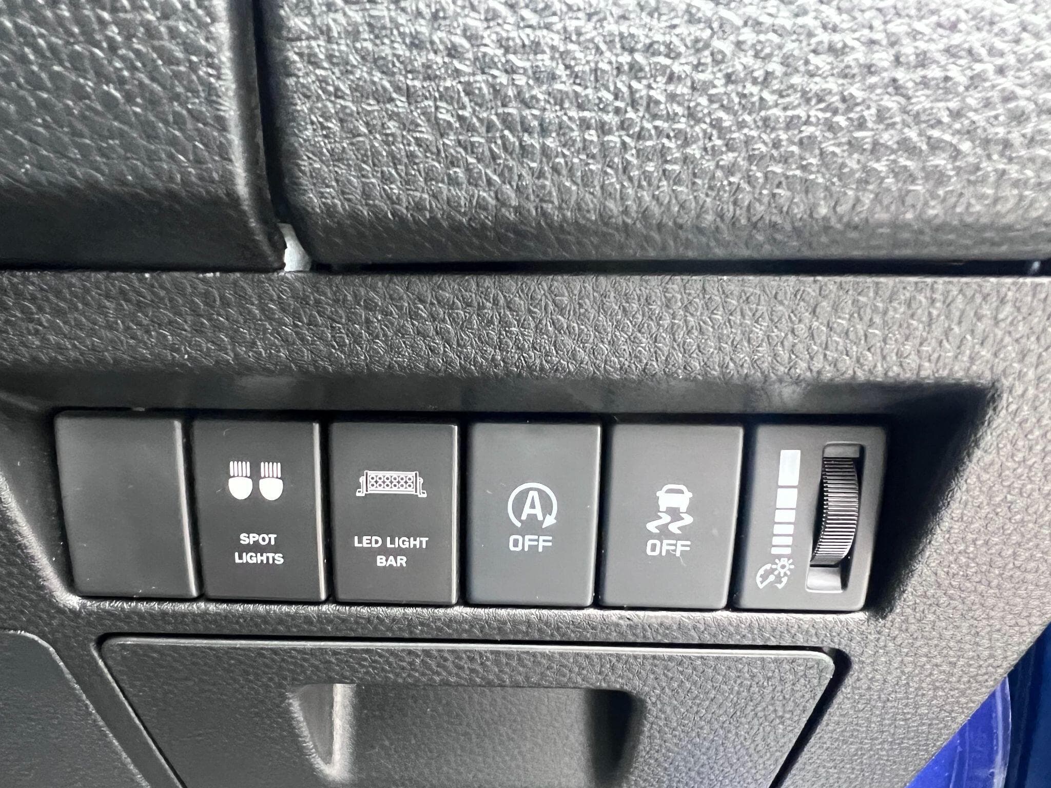 Isuzu D-Max - Image 13