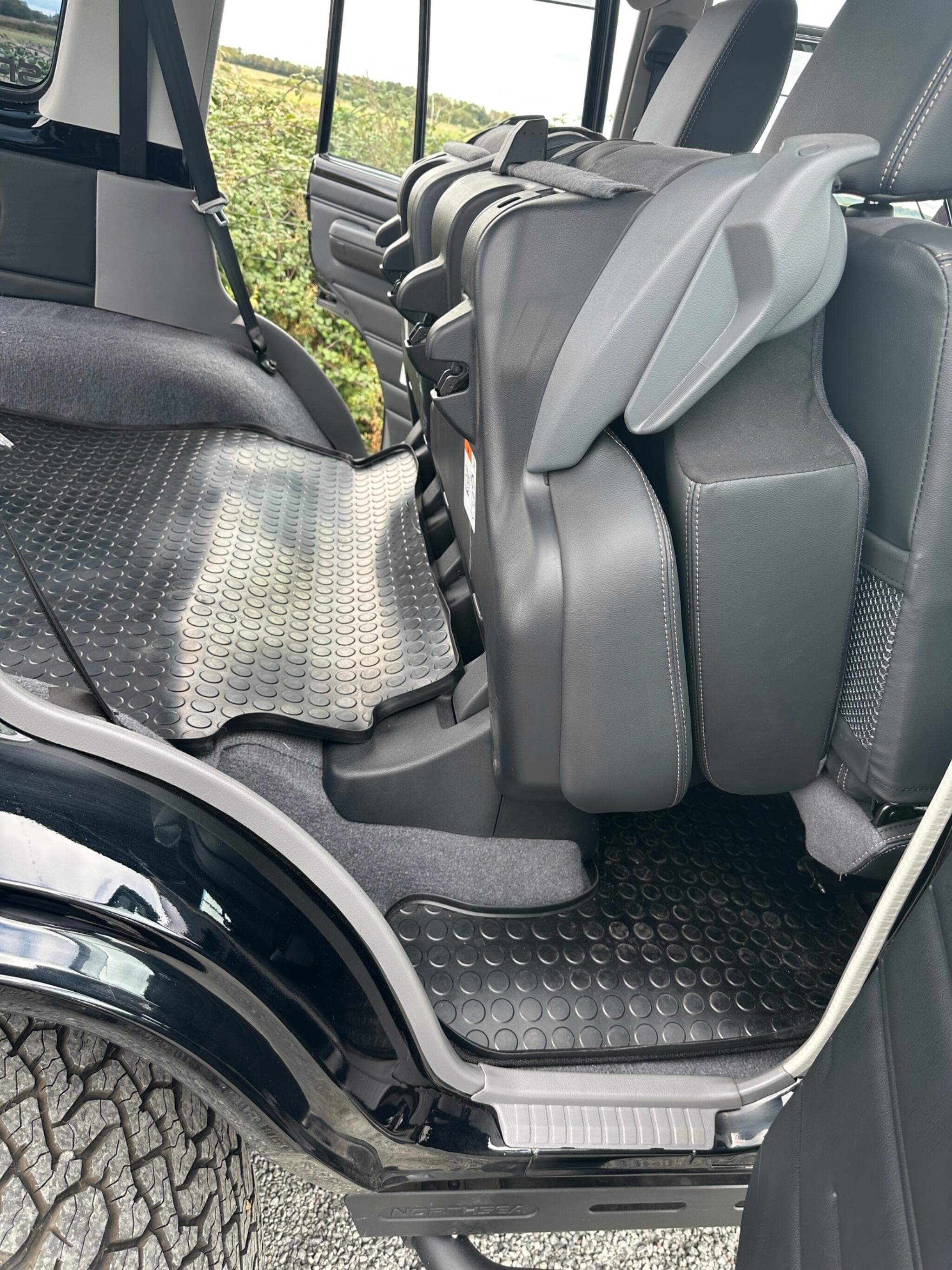 Toyota Land Cruiser - Image 10
