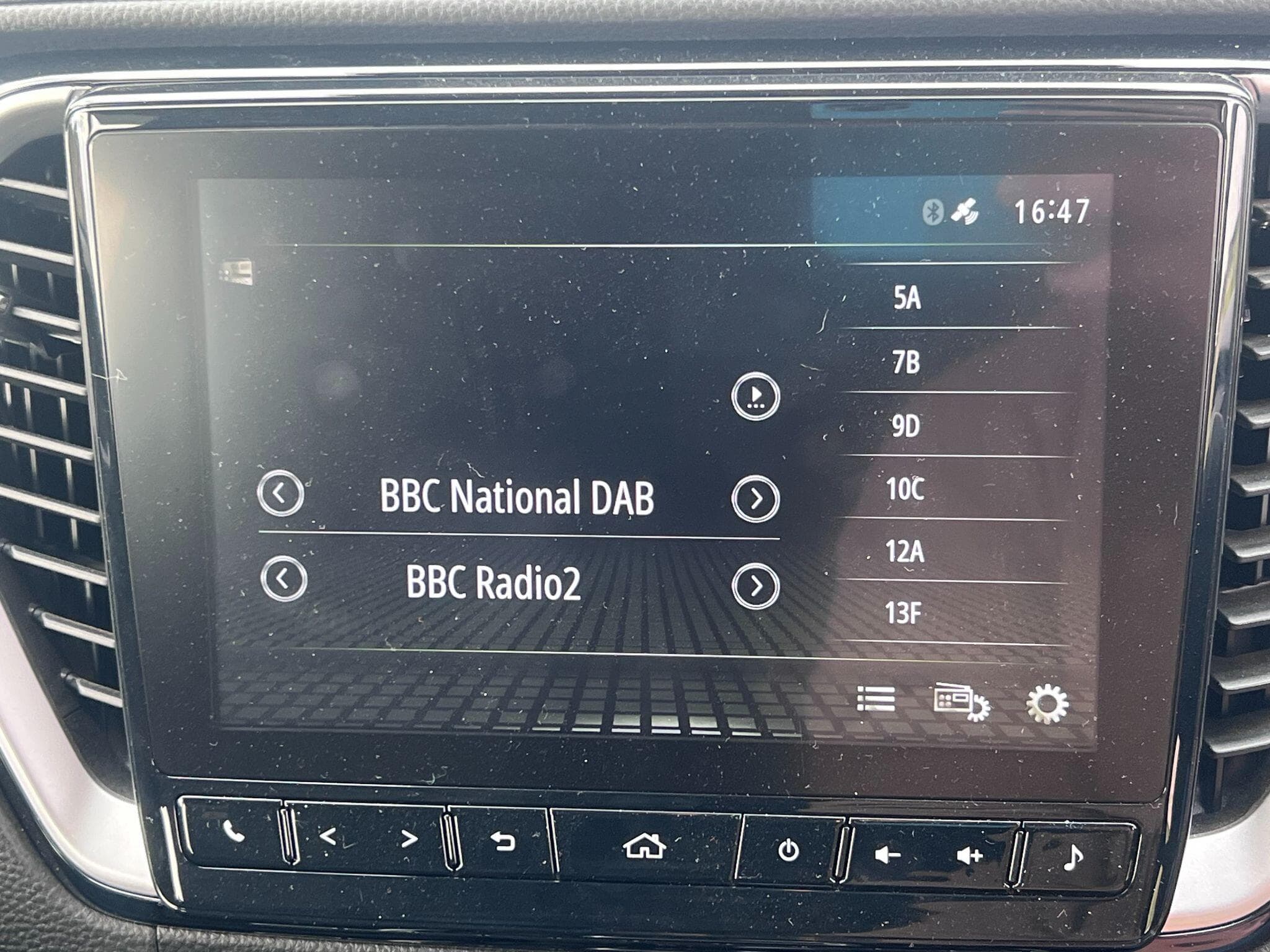 Isuzu D-Max - Image 17